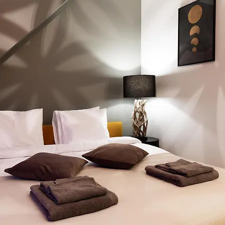 Luxury With 6 Bedrooms & Pool Etc Villa