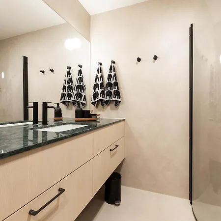 Luxury With 6 Bedrooms & Pool Etc * Tallinn