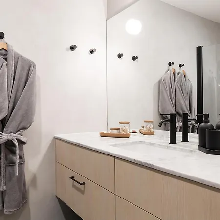 Luxury With 6 Bedrooms & Pool Etc Tallinn